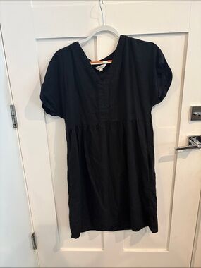 Briggs New York Black V-Neck Mini Dress